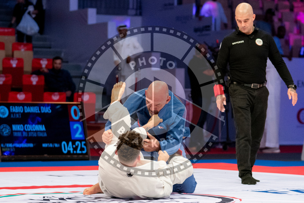 20231108PBB1970 | Fighters compete during the AJP World Professional Championship in the Mubadala Arena in Abu Dhabi, Arab United Emirates, on November 8, 2023.