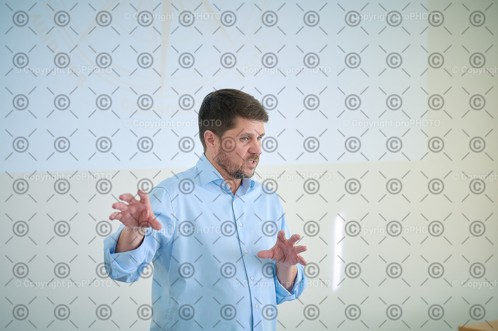 180_202509_EmployerBranding_NZ6_9942 | proPHOTO - Realisiert mit Pictrs.com