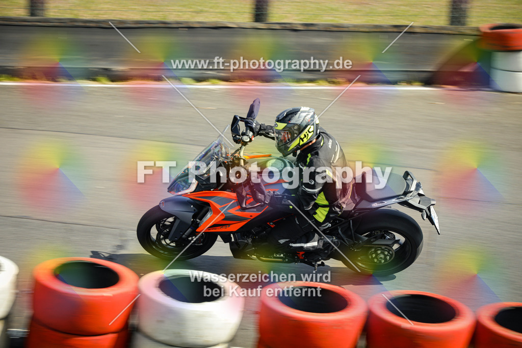 OBK_Mai_Volker_Adam-10659 | Hier findet Ihr Bilder von Touristenfahrten auf der Nürburgring Nordschleife oder von anderen Veranstaltungen die ich besucht habe. Viel Spass beim Durch Schauen 