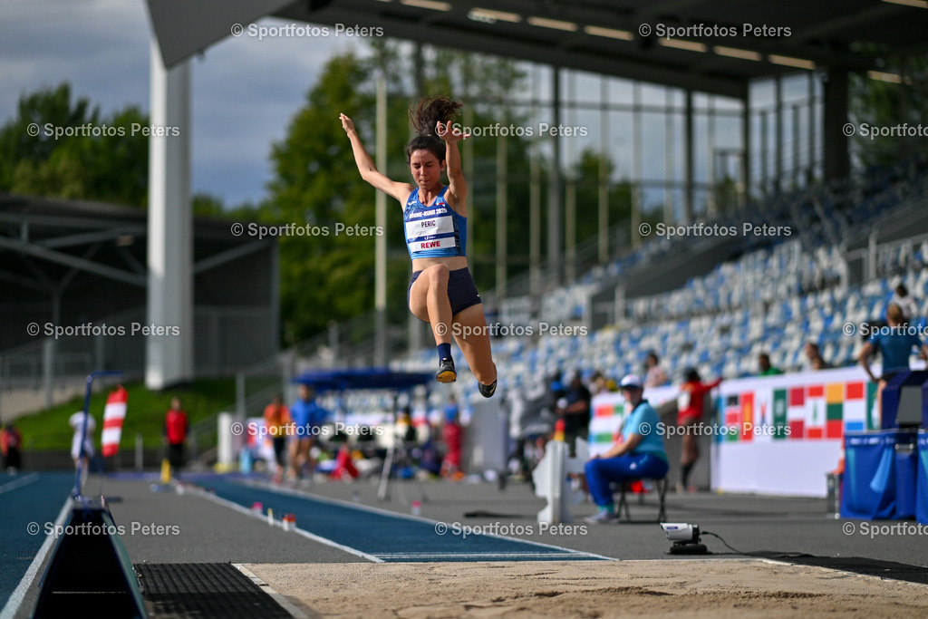 KP1_7358_1 | 21.07.2025, xkaix, Leichtathletik, FISU World University Games 2025 v.l. Magdalena Peric (Kroatien) - Realisiert mit Pictrs.com