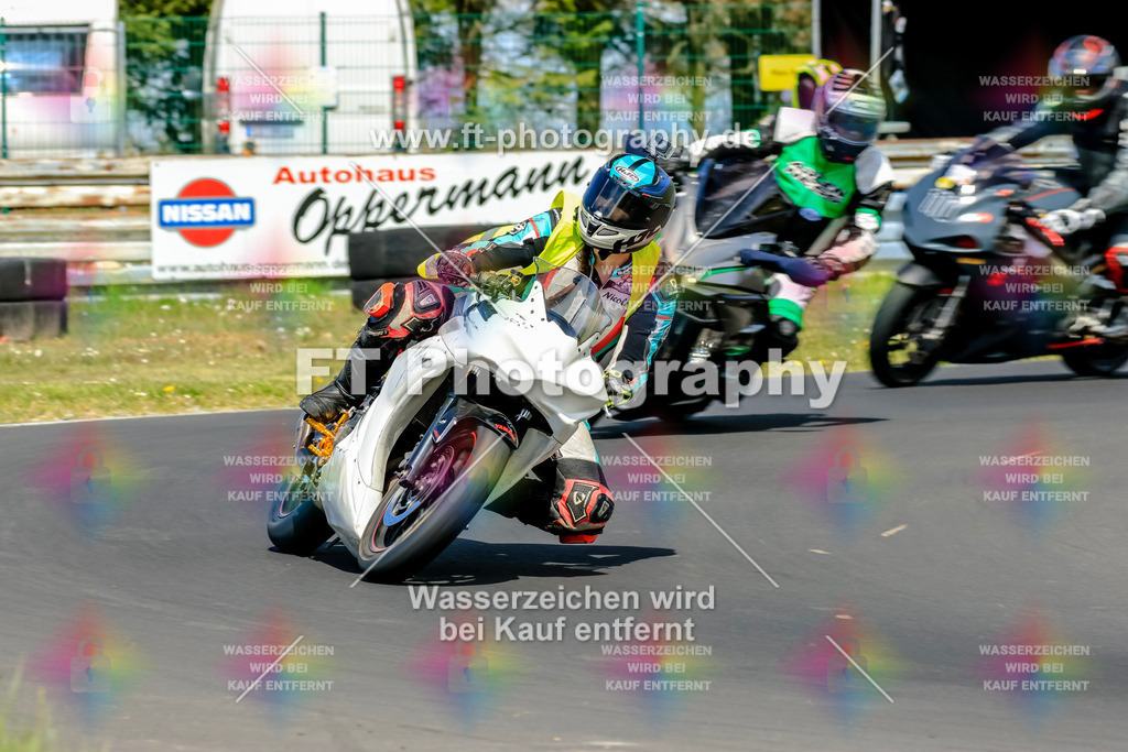 _OTO2146 | Hier findet Ihr Bilder von Touristenfahrten auf der Nürburgring Nordschleife oder von anderen Veranstaltungen die ich besucht habe. Viel Spass beim Durch Schauen 