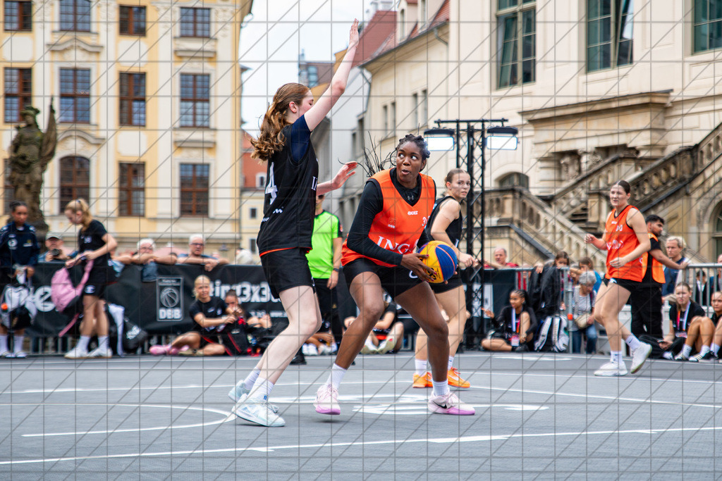 DIE FINALS 2025 | Dt. Meisterschaft 3x3  | U18w | //  01.08.25: DIE FINALS 2025 | Dt. Meisterschaft 3x3  | U18w / Dresden / Deutschland  //   CREDIT:www.bullenfotos.de, Martin König, Hörner Weg 40, D-49078 Osnabrück, +4917663732967 // Nutzung und Weitergabe nur zu den vereinbarten Zwecken. Presseanfragen an Ersteller. Alle Rechte beim Ersteller. Honorierung nach MFM. - Realisiert mit Pictrs.com