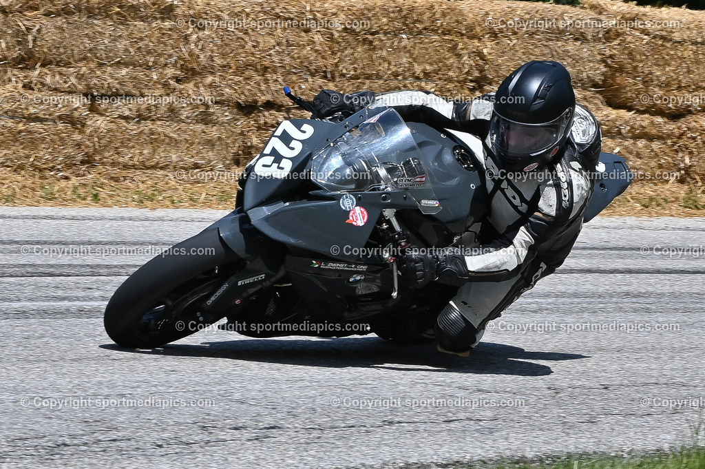 JULBACH, AUSTRIA, 14-15 JUNI.2025, MOTORRAD - BERG