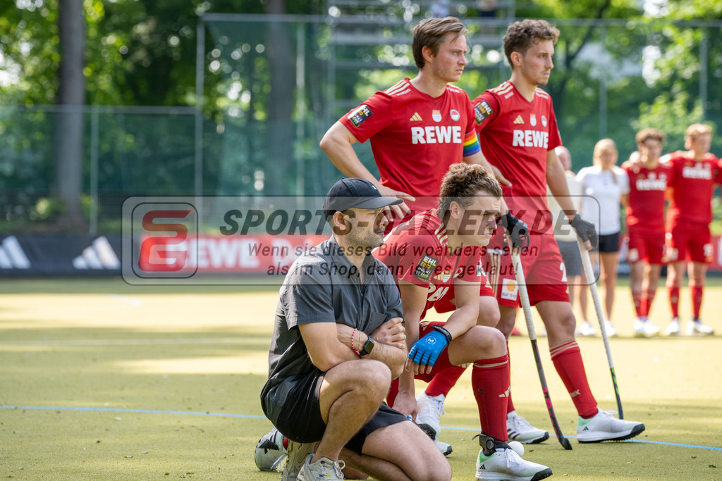 SFE_20240511_0176 | Köln, Deutschland, 11.05.2024:  in Aktion waehrend des Spiels der Feldhockey 1. Bundesliga Herren zwischen VF 2/2 Crefelder HTC - Rot Weiss Köln im KTHC Stadion Rot-Weiss Köln Tennis and Hockey Club am 11.05.2024 in Köln, Deutschland. (Foto von Stephan Fehrmann)

Köln, Germany, 11.05.2024:  in action during the game of Feldhockey 1. Bundesliga Herren between VF 2/2 Crefelder HTC - Rot Weiss Köln in KTHC Stadion Rot-Weiss Köln Tennis and Hockey Club at 11.05.2024 in Köln, Deutschland. (Foto from Stephan Fehrmann)