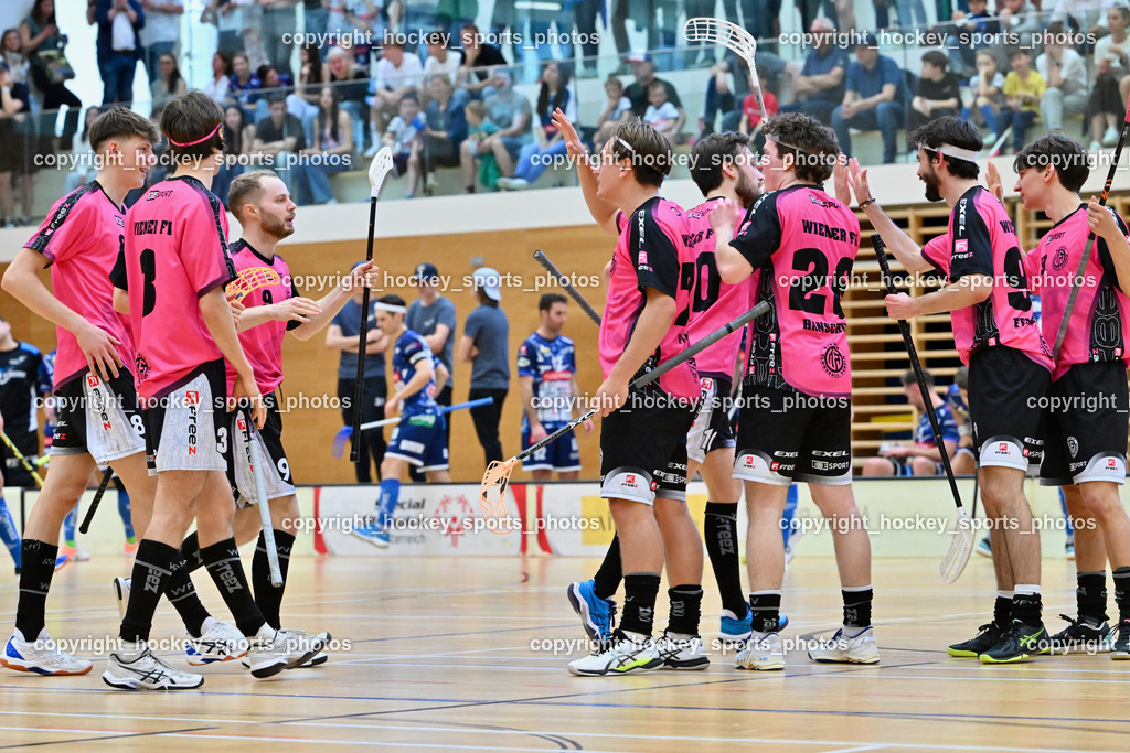VSV Unihockey vs. Wiener Floorballferein 6.4.2024 | Jubel Wiener Floorballverein, #8 Maximilian Kuscher Wiener Floorballverein, #10 Philipp Horn Wiener Floorballverein, #3 Jesse Laukkanen Wiener Floorballverein, VSV Unihockey vs. Wiener Floorballferein 6.4.2024, VSV Unihockey vs. Wiener Floorballferein  am 06.04.2024 in Villach (Ballspielhalle St. Martin), Austria, (Photo by Bernd Stefan)