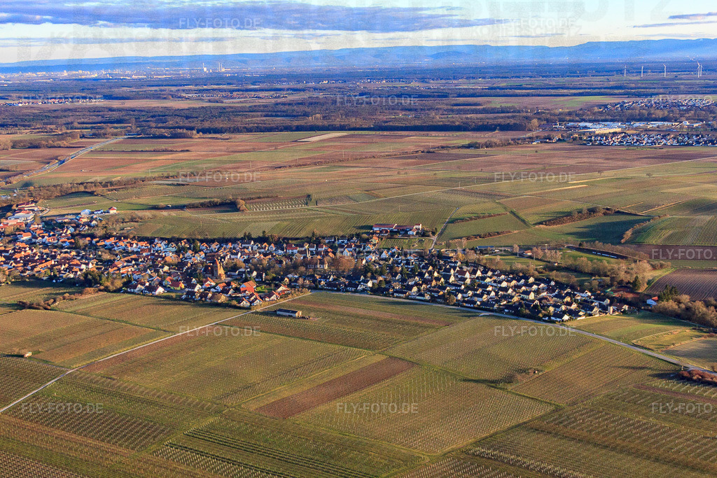 Dorfansicht im Winter aus Nordwesten | Luftbild: Dorfansicht im Winter aus Nordwesten in Insheim im Bundesland Rheinland-Pfalz in Deutschland. Foto: IMG_62220.jpg vom 23.02.2014 durch Werner Riehm/FLY-FOTO.de - Realisiert mit Pictrs.com
