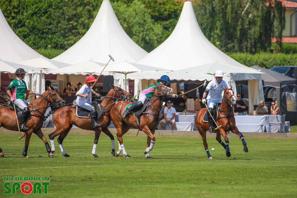 Polo_Willich_070623_010 | Bildergalerie von Sport-Ereignissen aber auch von weiteren spannenden Dingen - nicht nur vom Niederrhein. In Anlehnung an den bekannten Spruch von Hanns Dieter Hüsch heißt das Motto: "Niederrhein ist überall".  - Realisiert mit Pictrs.com