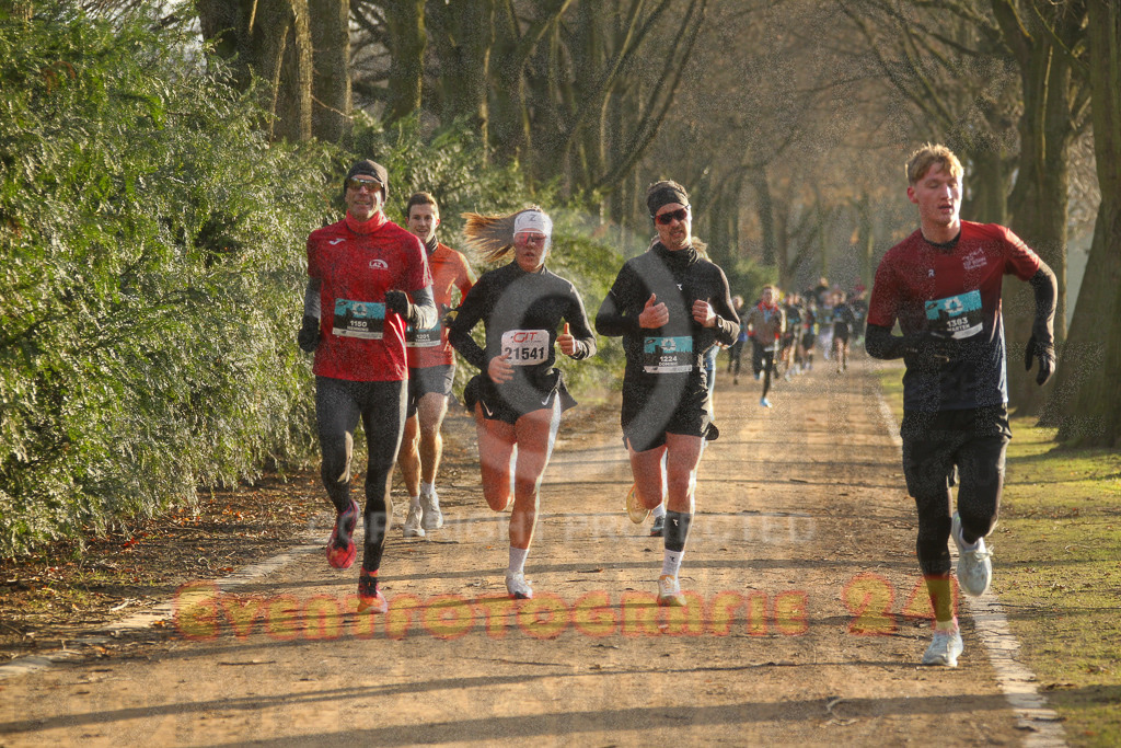 241231_1014_EV4_3495 | Sportfotografie im Rhein-Sieg Kreis, Köln, Bonn, NRW, Rheinland Pfalz, Hessen, etc. Unser Tätigkeitsfeld umfasst den Laufsport vom Volkslauf über den Marathon, Duathlon, Triathon bis zum Ultralauf wie Kölnpfad Ultra oder Schindertrail.