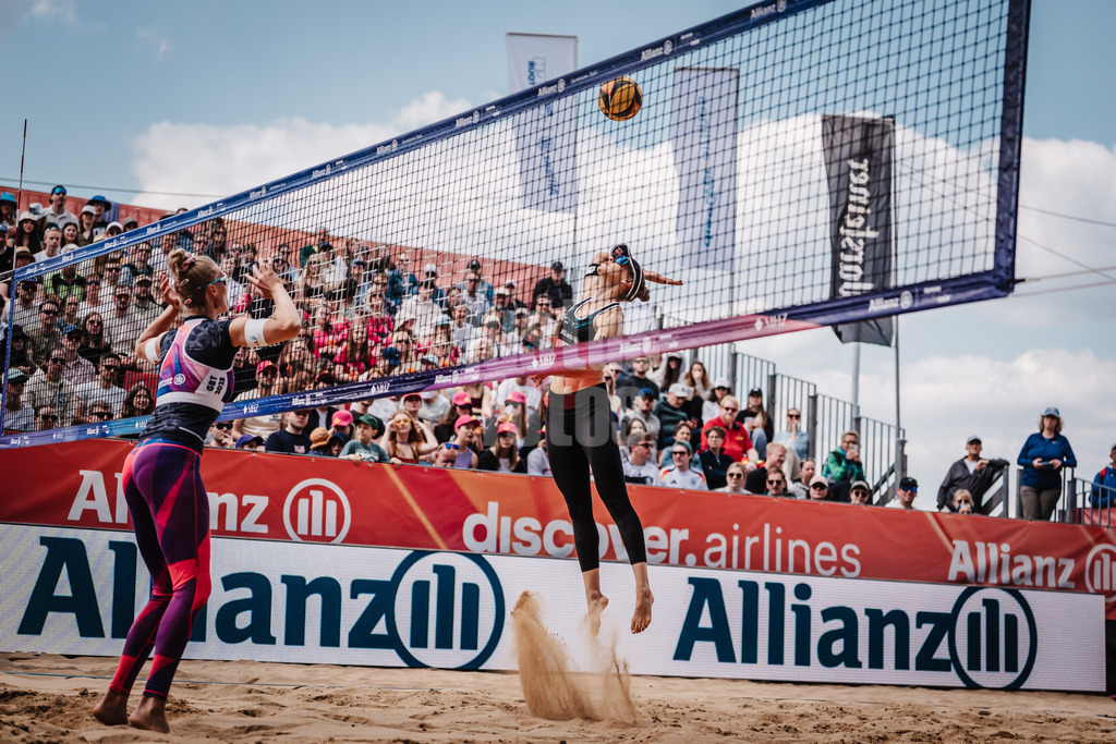 Beachvolleyball | Frauen | Allianz German Beach Tour 2025 | Tourstop Düsseldorf | 17.05.2025 | Cinja Tillmann beim Angriff
