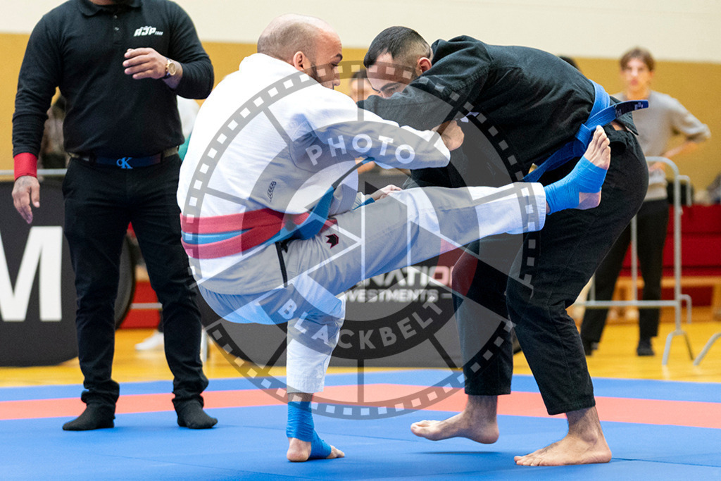 20231118PBB10274 | Fighters compete during the AJP Tour 600 Frankfurt Championship in Frankfurt/Main, Germany, on November 18, 2023.