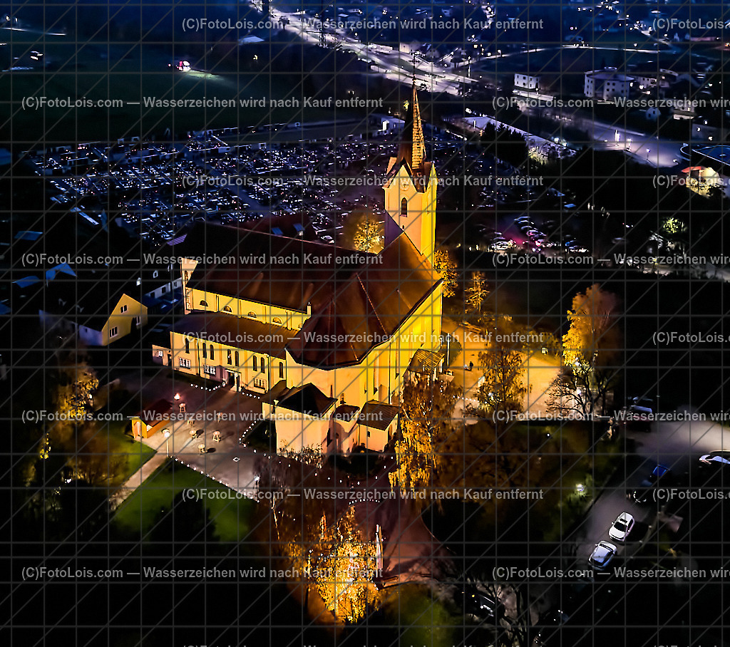 171164_Luftbild_Pfarrkirche Wieselburg_Tausend-Lichter | (C)FotoLois.com, Alois Spandl. Luftbild, 'Nacht der 1000 Lichter' in der Pfarrkirche Wieselburg, Do 31. Oktober 2024.
