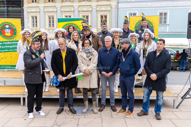 Faschingswecken am Hauptplatz | Bildershop von pixelworld.at - Realisiert mit Pictrs.com