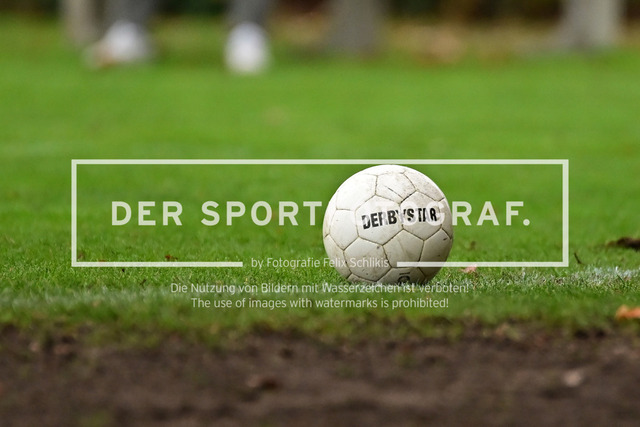 Fußball I Juniorinnen I Saison 2025-2026 I Niedersachsenpokal I Viertelfinale I JFV A-O-B-H-H - FC Rosengarten I 33036 | Symbol, Symbolfoto, Symbolbild, Sinnbild, Bildsymbol, Darstellung, Signum: Fußball, Fussball, auf dem Boden, Abschlag, Abstoß, Fußballschuh, Schuh, Ball, Linie, Rasen, Freistoß, Elfmeter, 11-Meter, 11 meter, Eckstoß, Ecke,  - Realisiert mit Pictrs.com