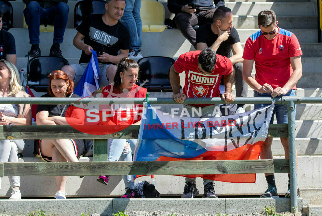 Portugal  U15 -Czech Republic U15 | Fans ; Portugal  U15 -Czech Republic U15 am 29.04.2022 in Arnoldstein
(Sportplatz), AUSTRIA, (Photo by Ernst Krawagner sport-fan.at) - Realisiert mit Pictrs.com