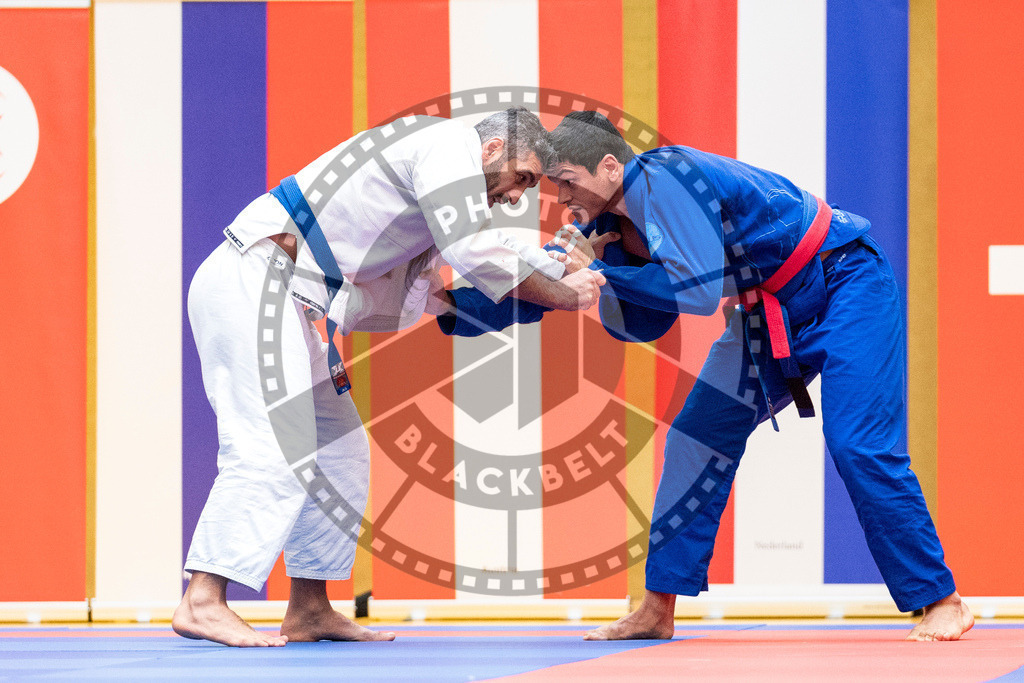 20231118PBB11103 | Fighters compete during the AJP Tour 600 Frankfurt Championship in Frankfurt/Main, Germany, on November 18, 2023.