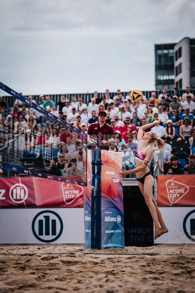 Beachvolleyball | Männer | Allianz German Beach Tour 2025 | Tourstop Hamburg | 31.05.2025 | Nele Barber beim Angriff