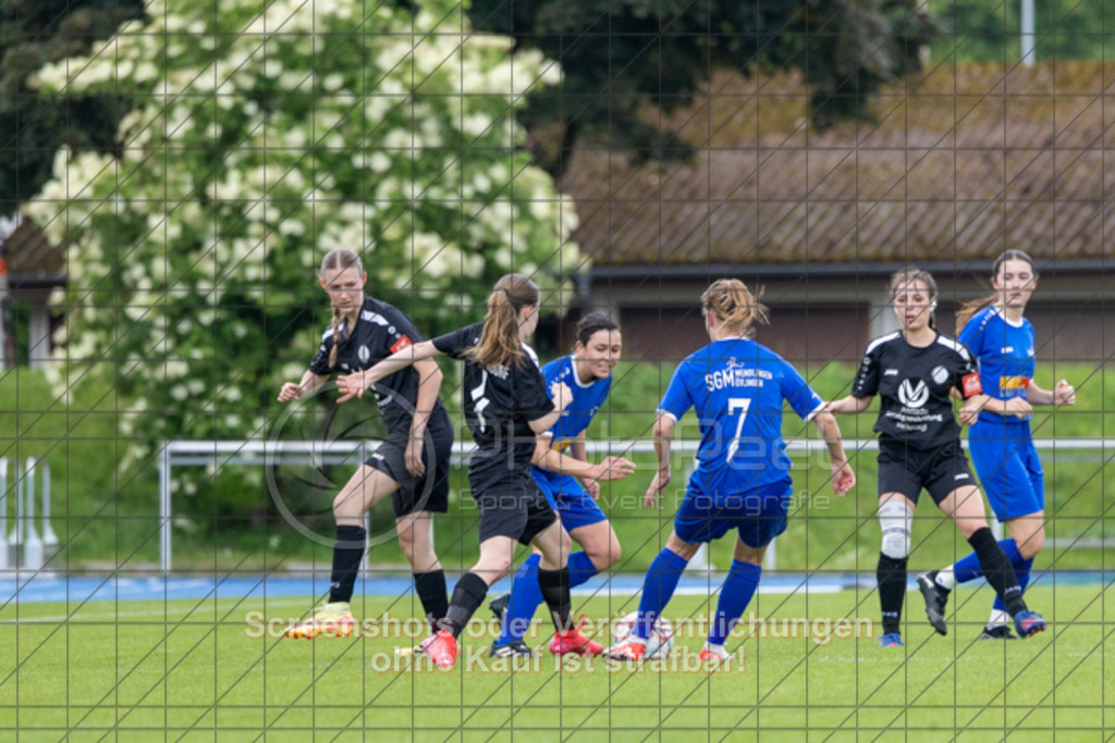 20250529_131924_0631 | #,  SGM Wendlingen-Ötlingen II (blau) vs. 1.FC Donzdorf II (schwarz), Fussball, Frauen-Bezirkspokal Finale Saison 2024/2025, Rasenplatz VfL Stadion Kirchheim, Jesinger Straße 105, 73230 Kirchheim, 29.05.2025 - 13:00 Uhr,Foto: PhotoPeet-Sportfotografie/Peter Harich