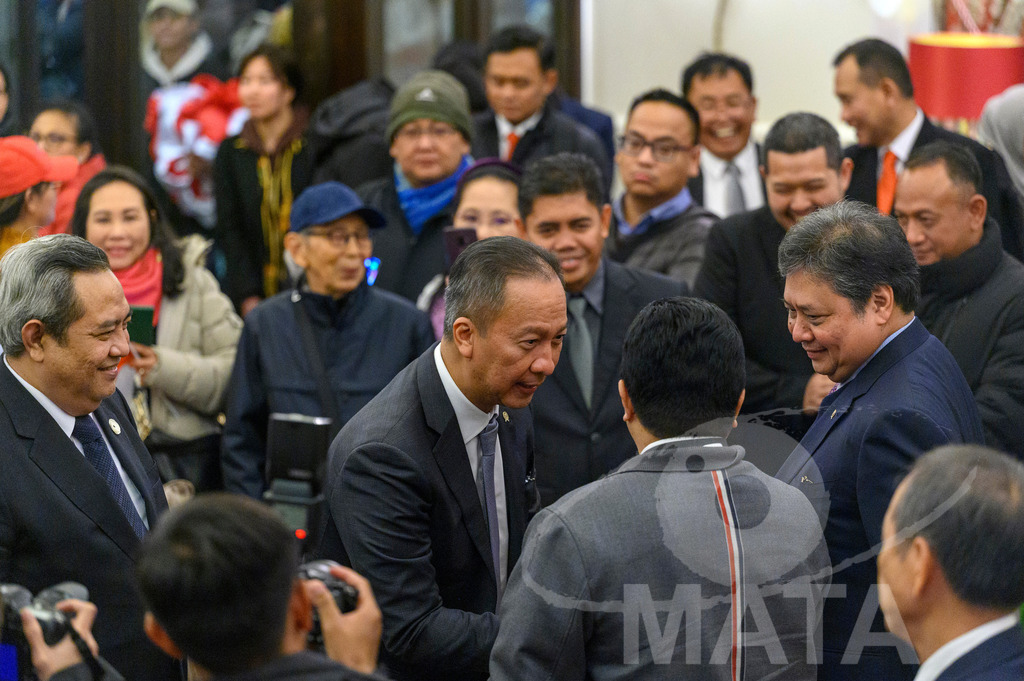 _DWA5548 | Welcoming Jokowi Widodo's arrival by the Indonesian people at Kastens Luisenhof Hotel in the context of the opening of Hannover Messe with Indonesia as Country Partner. Hannover, 15.04.2023 - Realisiert mit Pictrs.com