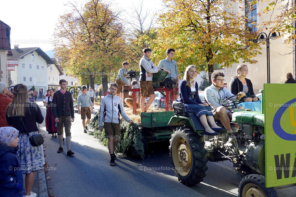 news-2022-Okt16-LJ_Erntedank_-WAENGLE-DSD04728 | Info aus dem Bezirk Reutte/Ausserfern Tirol sowie eine umfangreiche Bilddatenbank über die gesamte Region: Lechtal, Talkessel Reutte, Tannheimertal, Zwischentoren. Lech, Plansee, Zugspitze, Grenztunnel, B179, Fernpassstraße, Verkehr, Lawinen, Tradition, - Realisiert mit Pictrs.com