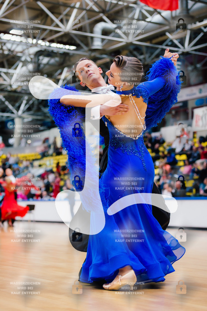 Hessen Tanzt WDSF International Open Standard 34th (64) Lennart Niederhoff _ Ann-Christin Baier (Blau-Silber Berlin Tanzsportclub)-2025-05-17-8870 | Webshop for digital downloads and prints of dance sport, event & show photographer Julian Link - Realisiert mit Pictrs.com