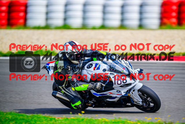 MaZZes_FotoMatrix_240910_6007705_8302 | ROT