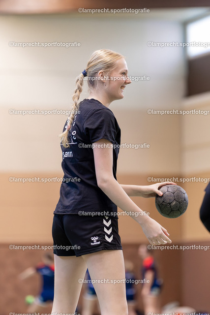 Handball I Damen I Saison 2025-2026 I Verbandsliga Süd I 15. Spieltag I HSG Kalkberg 06 - HSG Holsteinische Schweiz 011 | Lysann Christensen (25, HSG Kalkberg 06) - Realisiert mit Pictrs.com