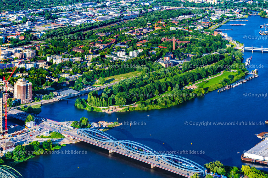 Hamburg_Rothenburgsort_Entenwerder_ELS_8474160625 | HAMBURG 16.06.2025 Parkanlage " Elbpark " im Ortsteil Rothenburgsort in Hamburg, Deutschland. // Park of " Elbpark " in the district Rothenburgsort in Hamburg, Germany. Foto: Martin Elsen