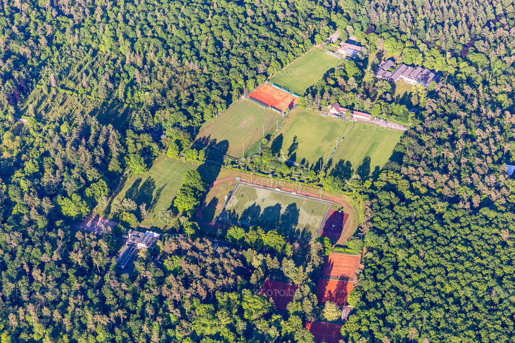 Luftbild: SPVgg Olympia-Hertha im Ortsteil Oststadt in Karlsruhe im Bundesland Baden-Württemberg in Deutschland. Foto: IMG_126804.jpg vom 28.05.2021 durch Werner Riehm/FLY-FOTO.de