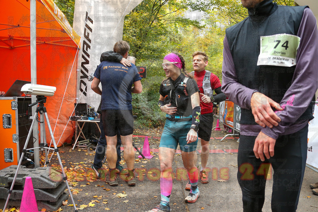 251026_1301_EX1_2274 | Sportfotografie im Rhein-Sieg Kreis, Köln, Bonn, NRW, Rheinland Pfalz, Hessen, etc. Unser Tätigkeitsfeld umfasst den Laufsport vom Volkslauf über den Marathon, Duathlon, Triathon bis zum Ultralauf wie Kölnpfad Ultra oder Schindertrail.