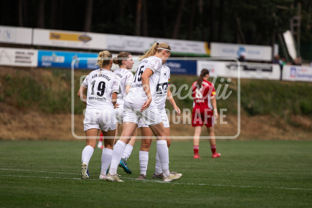 Fußball I Frauen I Testspiel I SpVg Aurich - DJK Arminia Ibbenbüren I 15290 | realhellocedii - Realisiert mit Pictrs.com