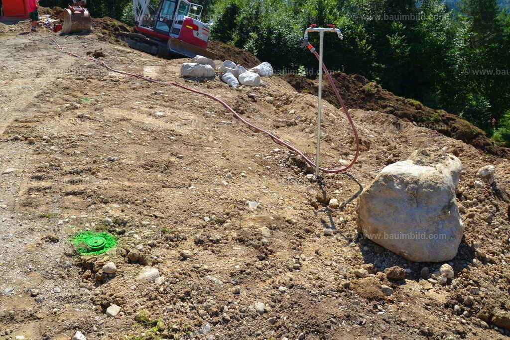 Bauwasseranschluss Hausbau | Baugrundstück mit Entnahmestelle für Bauwasser