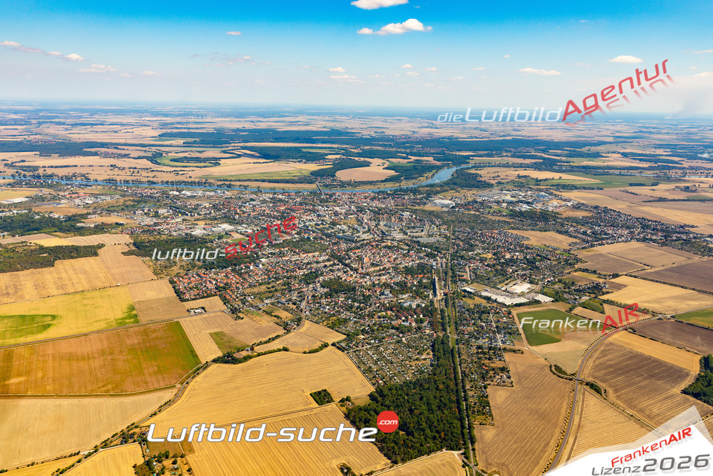 Das Luftbild der Stadt Schönebeck wurde 2022 vom Flugzeug heraus erstellt (keine Drohnen-Aufnahmen) Aufnahmehöhe ca.450 Meter- hohe Bildauflösung und Druck-Qualität. Garantiert!