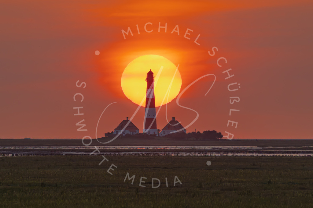 2025-08-11 Tuemlauer Koog Westerhever Leuchtturm Sonnenuntergang 020 | Schwotte Media - Realisiert mit Pictrs.com