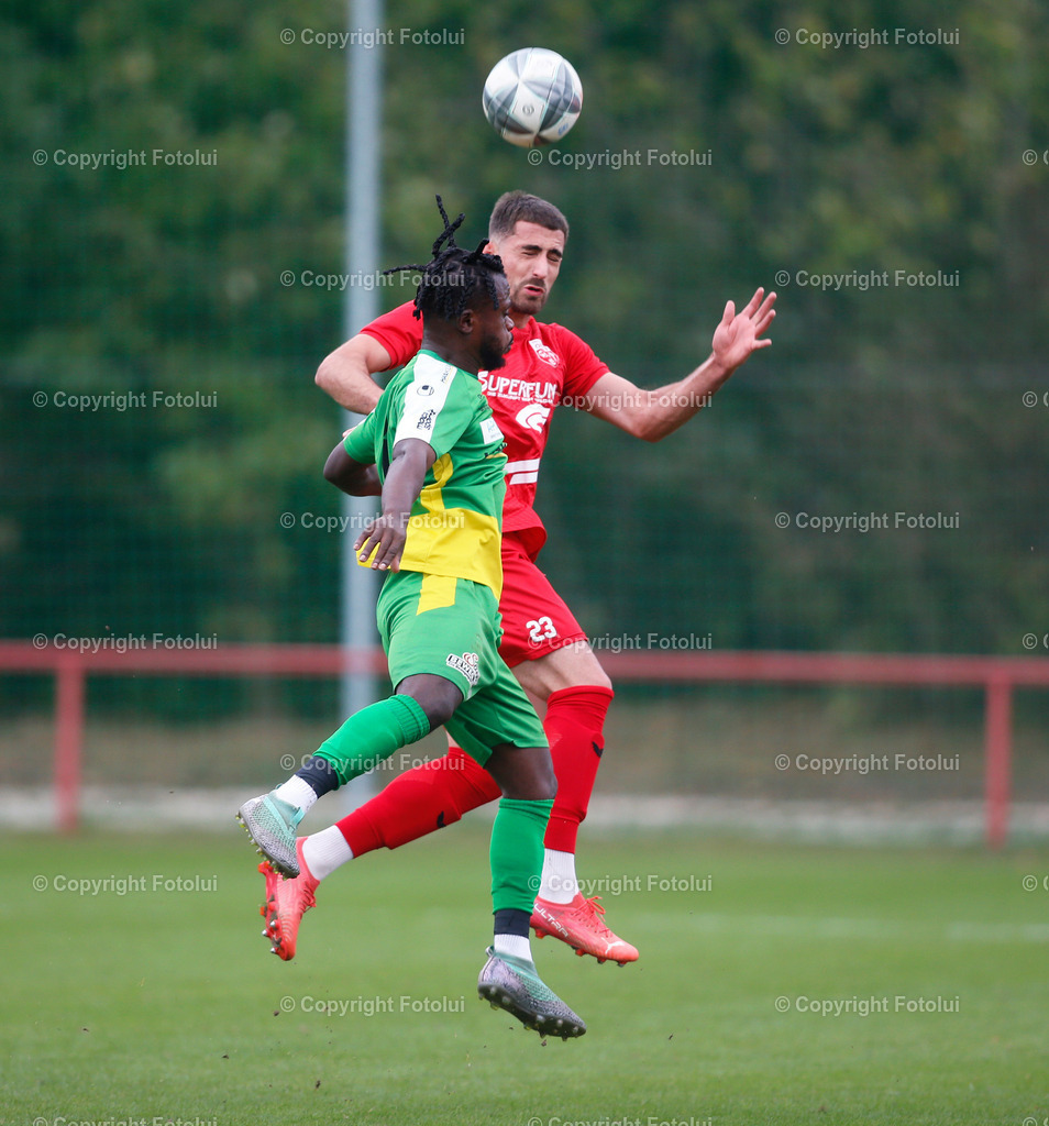 A_LUI_071023_10 | SPORT,FUSSBALL,LL.OST. ASKOE OEDT 1B-SV HAKA TRAUN 07.10.2023 IM BILD:JOVAN PETROVIC  (OEDT UND MANUEL VEMBA (TRAUN) FOTO:FOTOLUI
