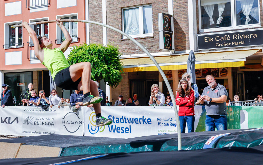 top-top.de 240913-007 | Foto, Video, Fotografie, Videografie, Fotobox, DJ, Discjockey, Musik, Musikbox, Veranstaltung, Photobooth, Amazon, Ebay, Buchtipp, Bestseller, Autor, Verlag, Buch, Wesel, Hamminkeln, NRW, Dinslaken, Rees, Drohne, Hochzeit, Party, Fotobox, Wesel, Fotograf