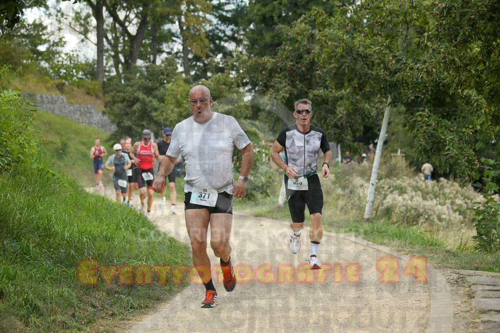 250824_1348_EX1_3778 | Sportfotografie im Rhein-Sieg Kreis, Köln, Bonn, NRW, Rheinland Pfalz, Hessen, etc. Unser Tätigkeitsfeld umfasst den Laufsport vom Volkslauf über den Marathon, Duathlon, Triathon bis zum Ultralauf wie Kölnpfad Ultra oder Schindertrail.