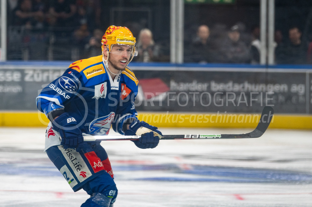 Swiss National League: Semifinals Game 4: ZSC Lions - Fribourg-Gotteron | 14.04.2022, Zürich, Hallenstadion, Swiss National League: Semifinals Game 4: ZSC Lions - Fribourg-Gotteron, Topscorer Sven Andrighetto (ZSC). - Realisiert mit Pictrs.com