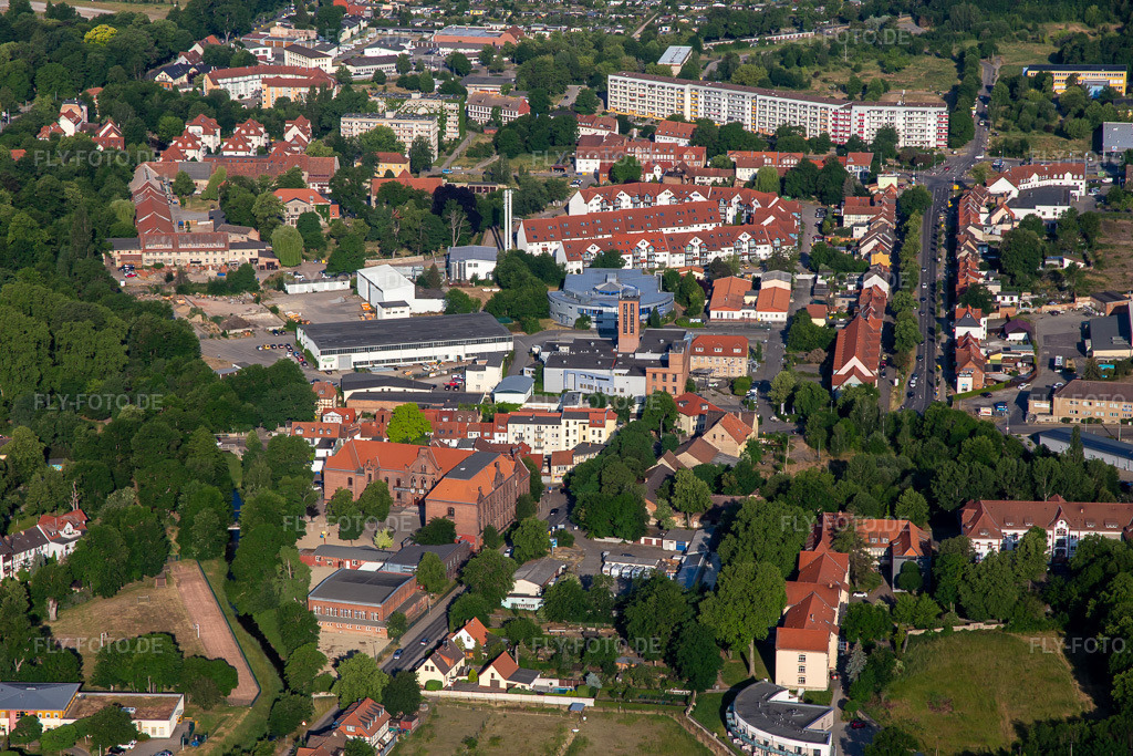 Luftbild: Zuckerfabrik Bowling Center in Halberstadt im Bundesland Sachsen-Anhalt in Deutschland.Foto: IMG_136335.jpg vom 15.06.2023 durch Werner Riehm/FLY-FOTO.deAuflösung des Originals: 5472 x 3648 pxZuckerfabrik