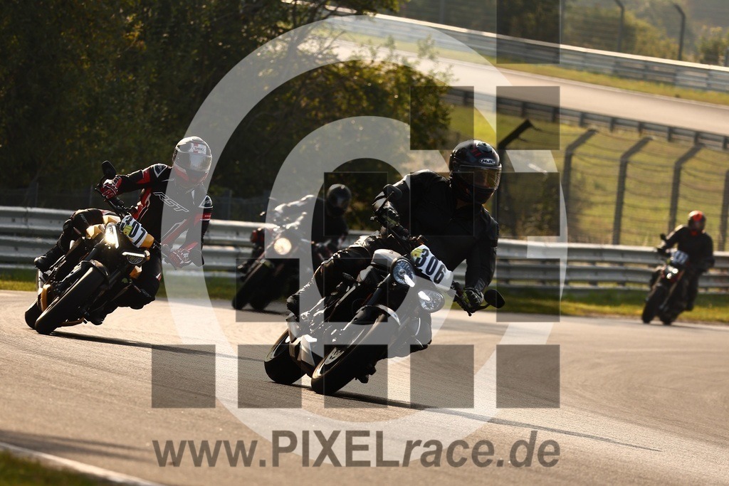 0307-20250814_02836 | Schöne Erinnerungen an spannende Momente - das festzuhalten ist unser Job. PIXELrace.de ist seit 2003 auf den Rennstrecken Europas unterwegs um die Action draußen beim Fahren und die wunderbare Stimmung imm Fahrerlager für euch einzufangen.