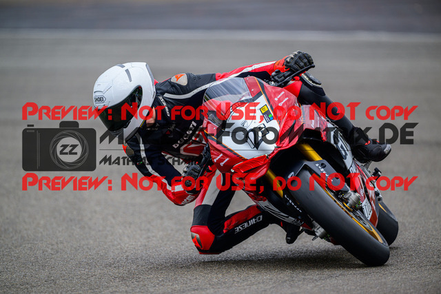 MaZZes_Fotomatrix_20250421_6007705_5161 | GELB