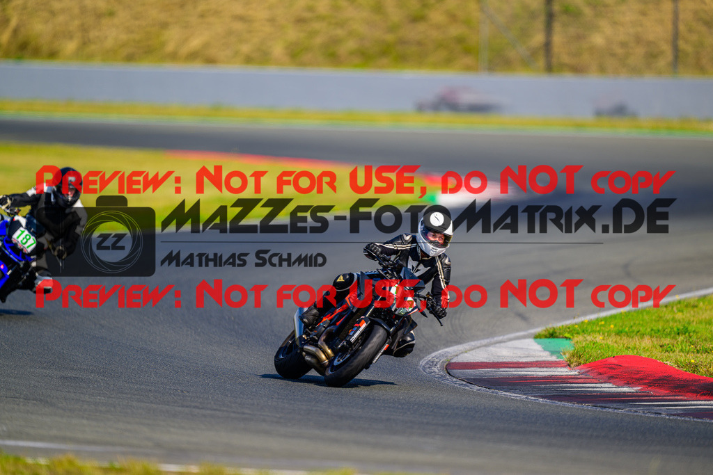 MaZZes_FotoMatrix_240725_6007705_8766 | GRUEN