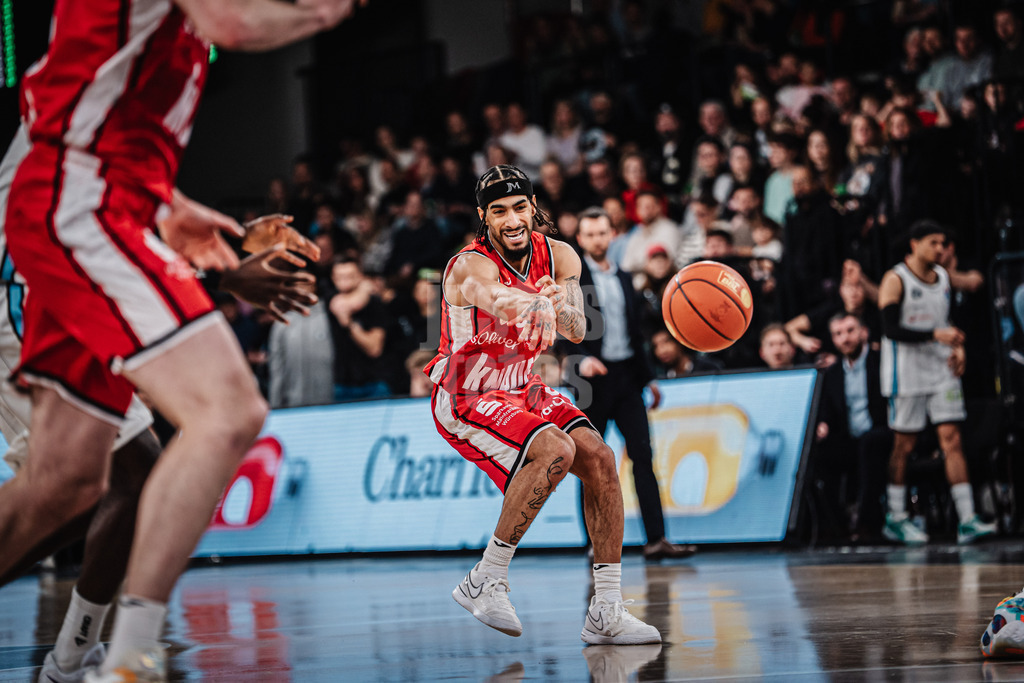 Basketball | Männer | Saison 2024/2025 | easyCredit Basketball Bundesliga | 18. Spieltag | Veolia Towers Hamburg vs. FIT/One Würzburg Baskets | 26.01.2025 | Jhivvan Jackson (#56, FIT/One Würzburg Baskets)