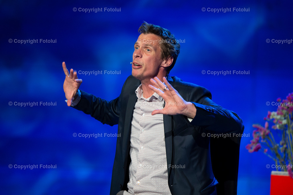 OBERBANK_68 | EIN DANK AN DIE PFLEGEKRAEFTE KABARETT MIT KLAUS ECKEL 02.06.2022 OBERBANK DONAU-FORUM LINZ IM BILD: KLAUS ECKEL. FOTO:FOTOLUI/OBERBANK