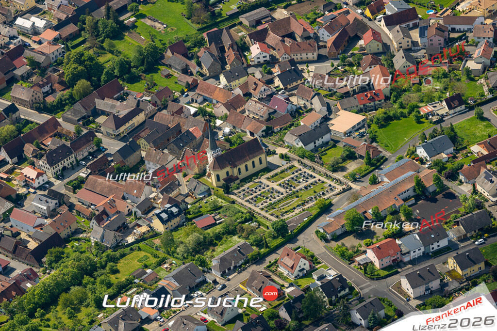 Das Luftbild zeigt : Schwebenried Arnstein - Die Luftaufnahme wurde 2024 vom UL-Flugzeug aus erstellt ( keine Drohne ) - Hochauflösende Luftaufnahme - Für grossformatige Ausdrucke geeignet. Die Geschenkidee !Mit Lizenz und Bildrechte bestellbar