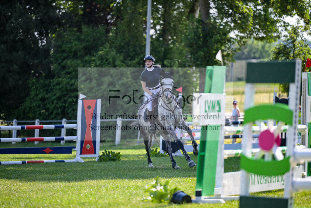 Reitturnier Voxtrup | Entdecke hochwertige Reitturnierfotos von Foto Oger. Professionell, emotional und authentisch – jetzt Lieblingsmomente im Shop bestellen.Deutschlandweite Turnierfotografie. - Realisiert mit Pictrs.com