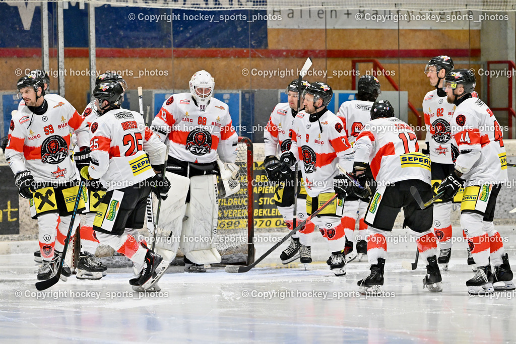 EC MET PHOTOVOLTAIK HORNETS SPITTAL vs. EV ZELTWEG MURTAL LIONS | EV Zeltweg Mannschaft, EC MET PHOTOVOLTAIK HORNETS SPITTAL vs. EV ZELTWEG MURTAL LIONS, EC MET PHOTOVOLTAIK HORNETS SPITTAL vs. EV ZELTWEG MURTAL LIONS am 08.02.2026 in Spittal an der Drau (Eissportzentrum Spittal), Austria, (Photo by Bernd Stefan)