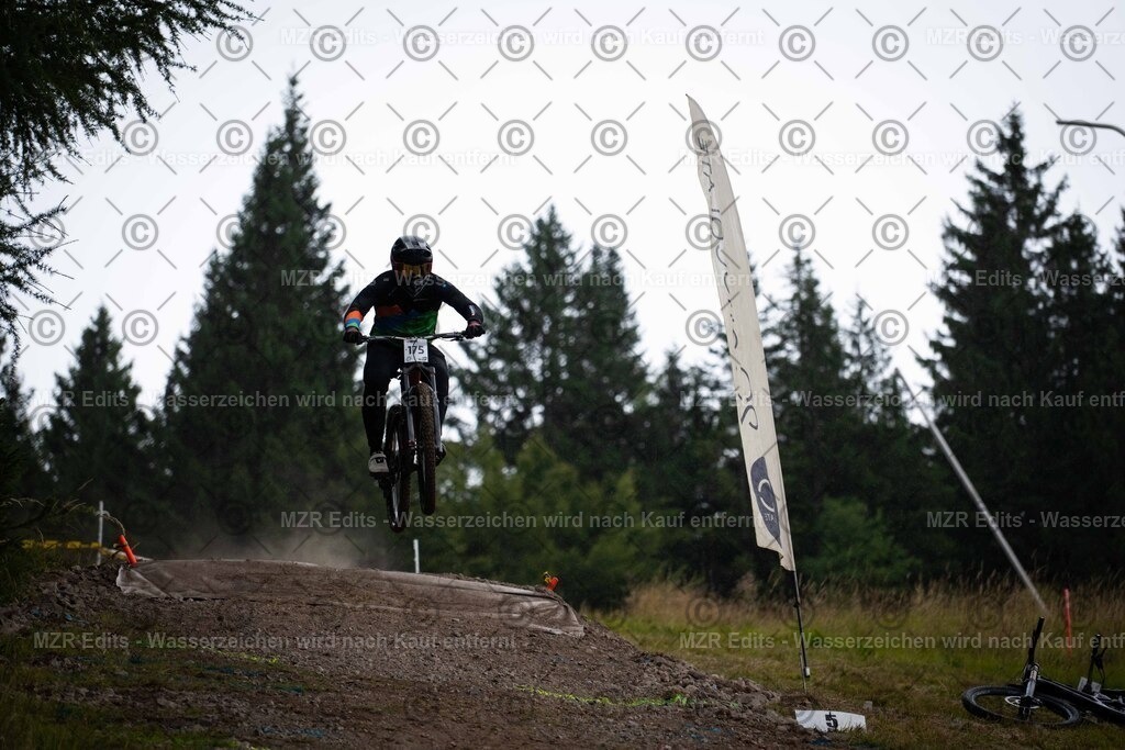 x-535 | mzredits - Realisiert mit Pictrs.com