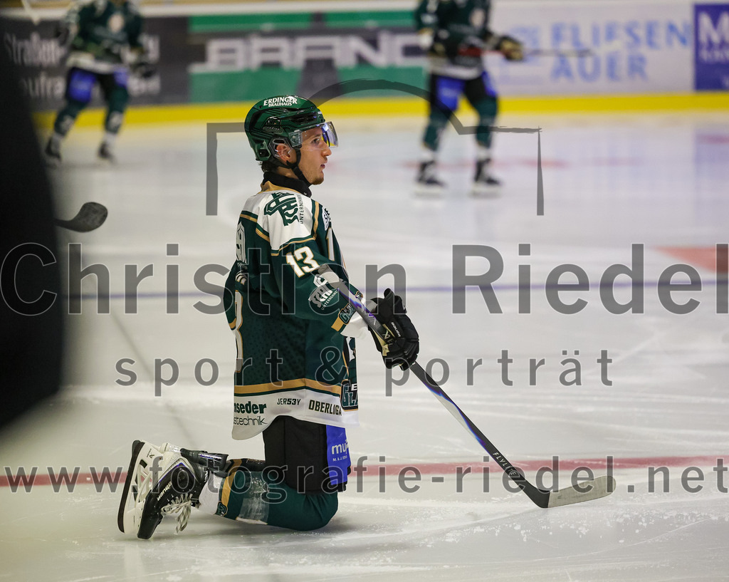 2025-08-22_004_TSV_Erding_gegen_EV_Fuessen | Erding, Deutschland, 22.08.2025:Eishockey, Oberliga Süd 2025 / 2026, Testspiel, TSV Erding gegen EV Füssen, Endergebnis: 1:4Björn Salhi (Erding Gladiators, #13)Foto: Christian Riedel / fotografie-riedel.net
