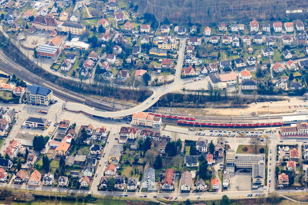 Luftbild: Überführung am Bahnhof in Neckargemünd im Bundesland Baden-Württemberg in Deutschland. – Foto: IMG_37943.jpg vom 12.03.2011 durch Werner Riehm/FLY-FOTO.de – Auflösung des Originals: 4752 x 3168 px