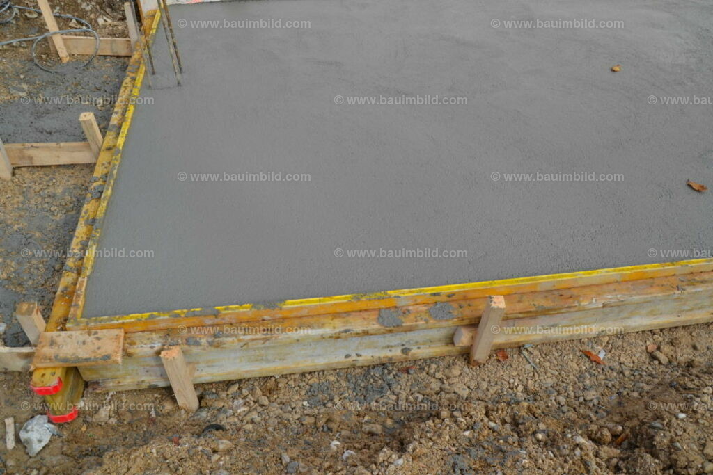 bib-lg04-betonarbeiten-0429 | Nach LV-Leistungsgruppen sortierte Detailfotos über den Bau eines Hauses. Alle Hausbau-Bilder direkt vom Urheber und Autor der Website Haus-Selber-Bauen.com